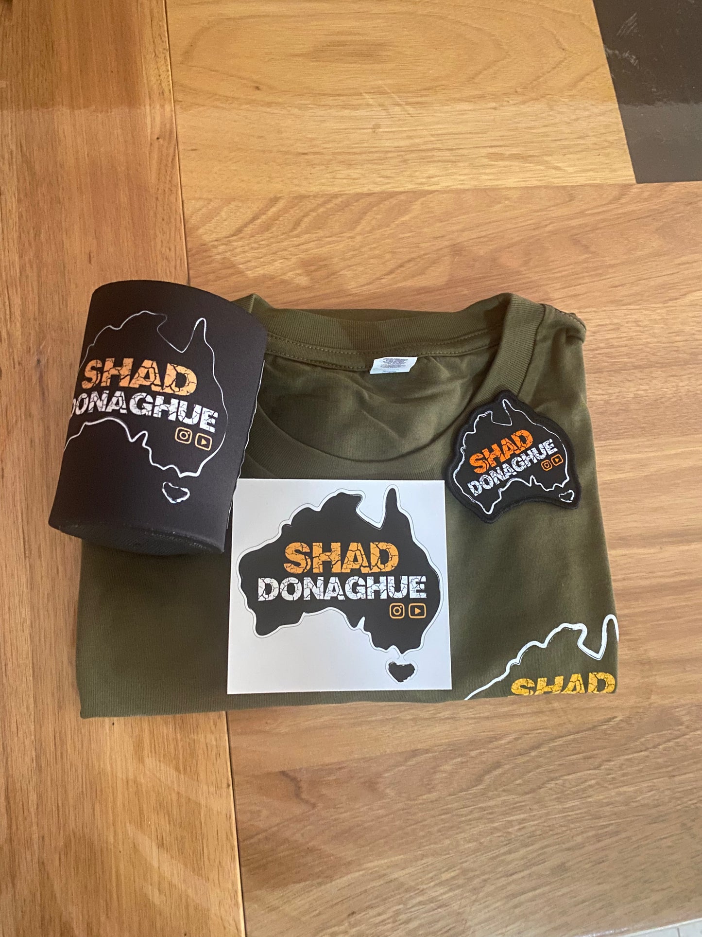 Logo T Merch Pack