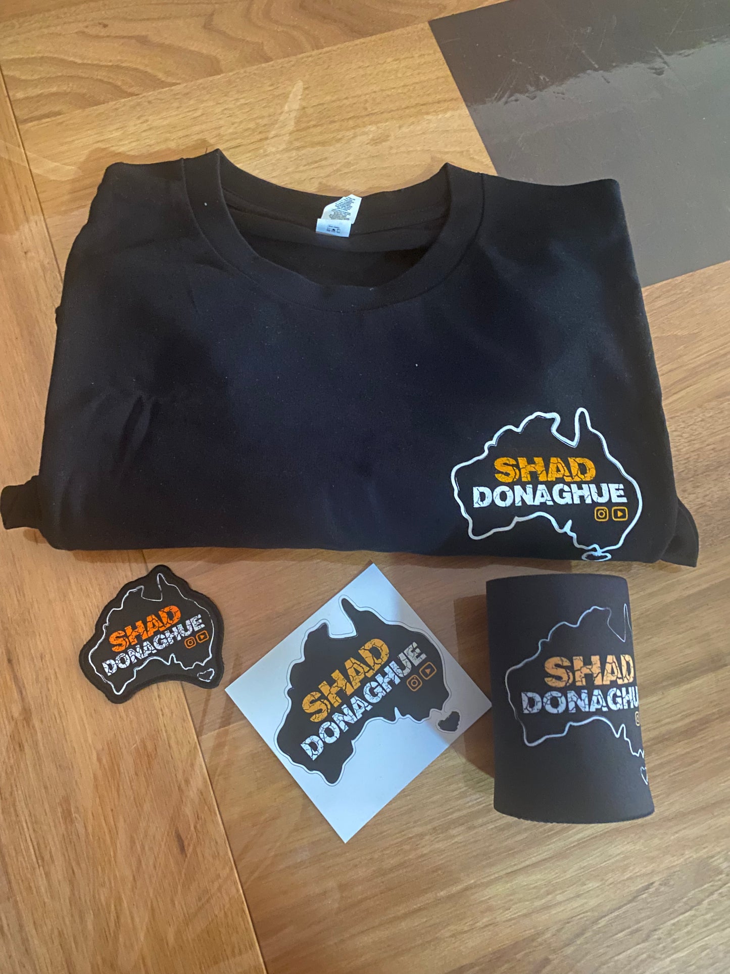 Logo T Merch Pack